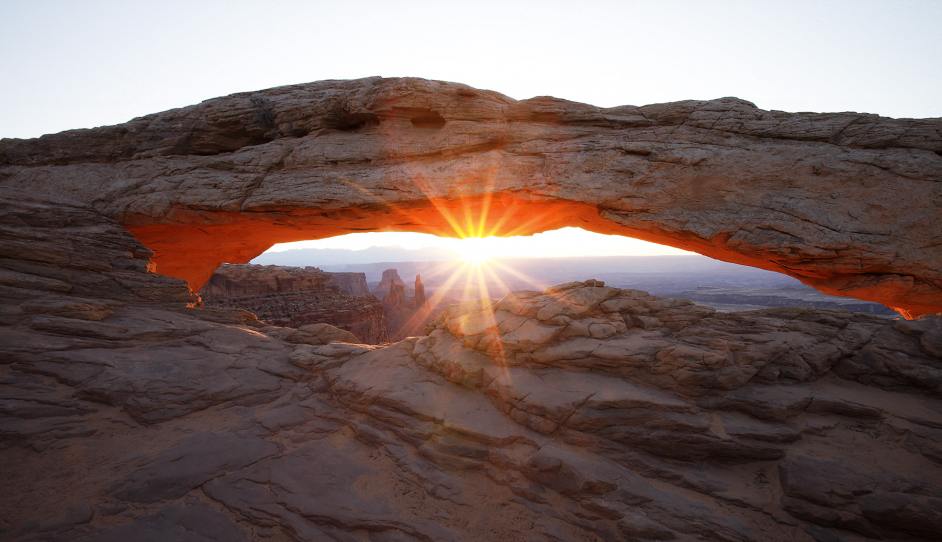 Mesa Arch starburst.jpg